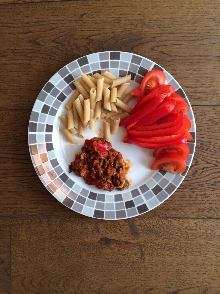 Volkoren penne, rode saus, tomaat en paprika